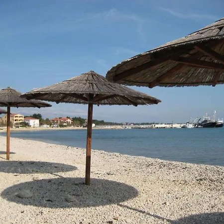 Holiday Ava-80m From Beach Ferienhaus