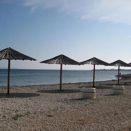 Holiday Ava-80m From Beach Prázdninový dům *
